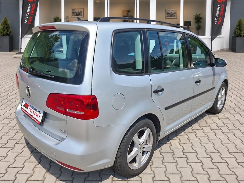 Volkswagen Touran (2011) 1.4TSI 103kW 6MAN - fotka 8 z 35