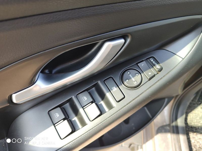 Hyundai i30 1,5 - fotka 9 z 9