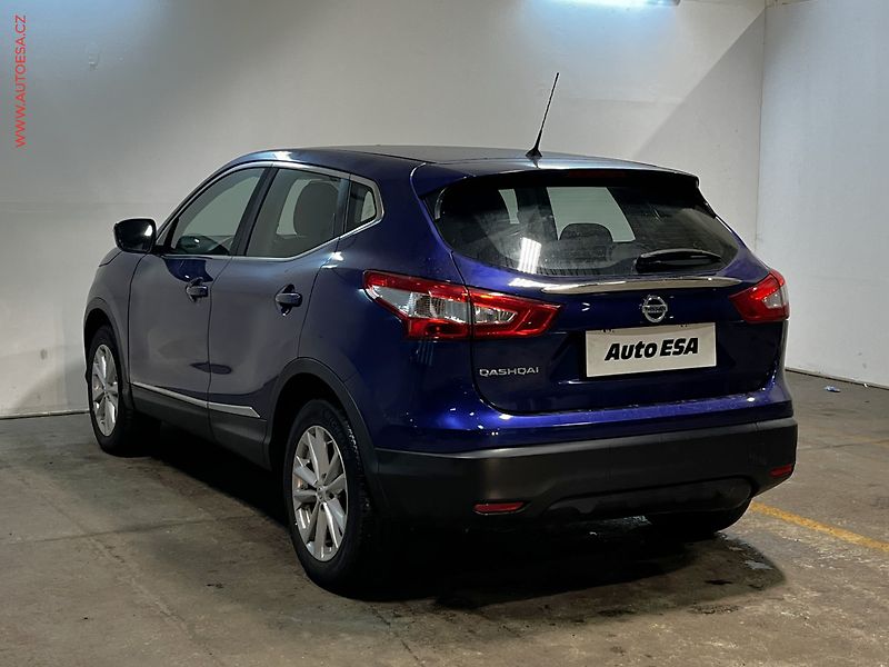 Nissan Qashqai (2014) 1.2 DIG-T, ČR, Acenta - fotka 6 z 16