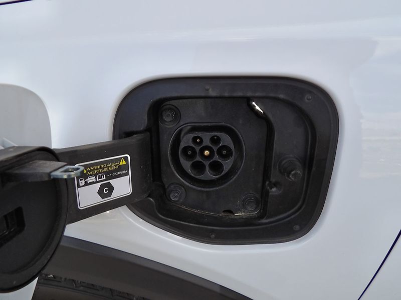 Kia Ceed 1.6GDI PHEV Comfort Tažné - fotka 31 z 36
