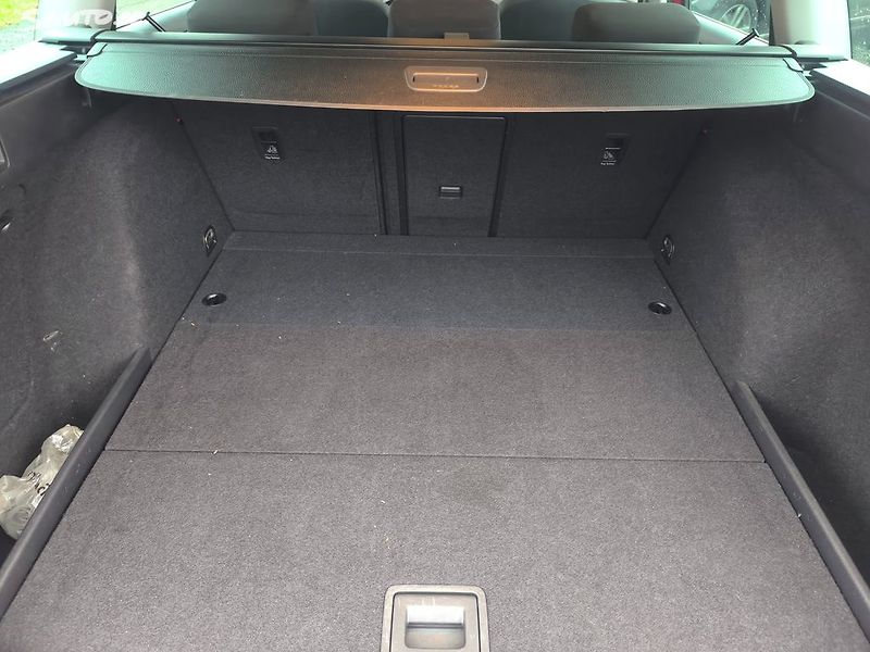 Volkswagen Golf 2.0TDI4X4,VÝBAVA,KRÁSNÝ,SERVIS - fotka 9 z 49