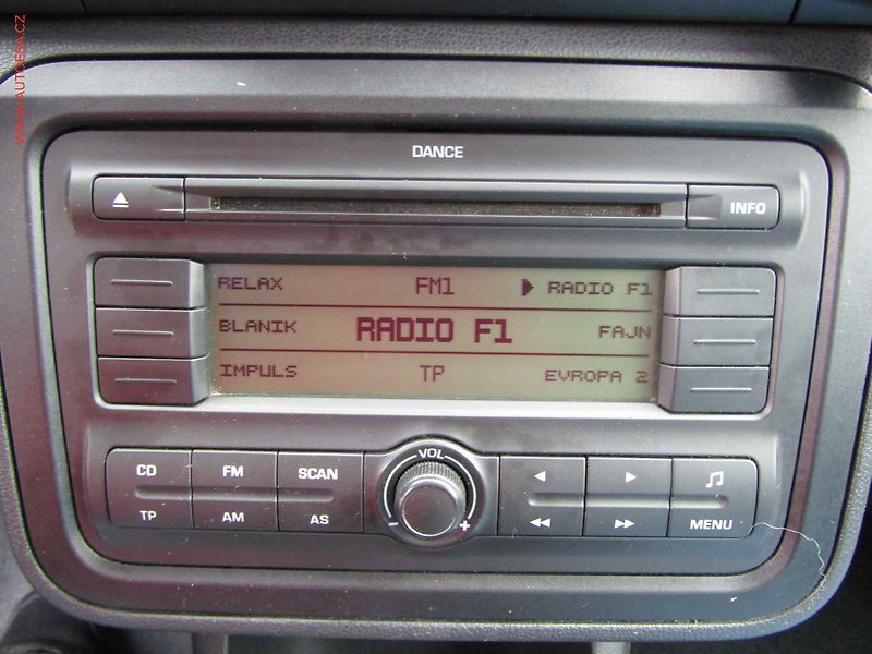 Škoda Roomster (2008) 1.4 i, AC, tažné - fotka 13 z 16
