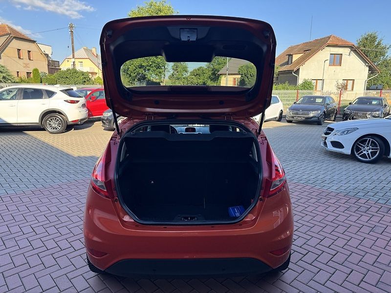 Ford Fiesta (2011) 1.6i Titanium Digi Klima WP - fotka 20 z 50