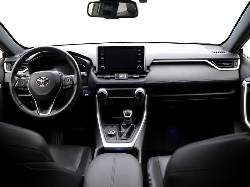 Toyota RAV4 2,5 e-CVT 131kW Selection 4WD - fotka 27 z 34