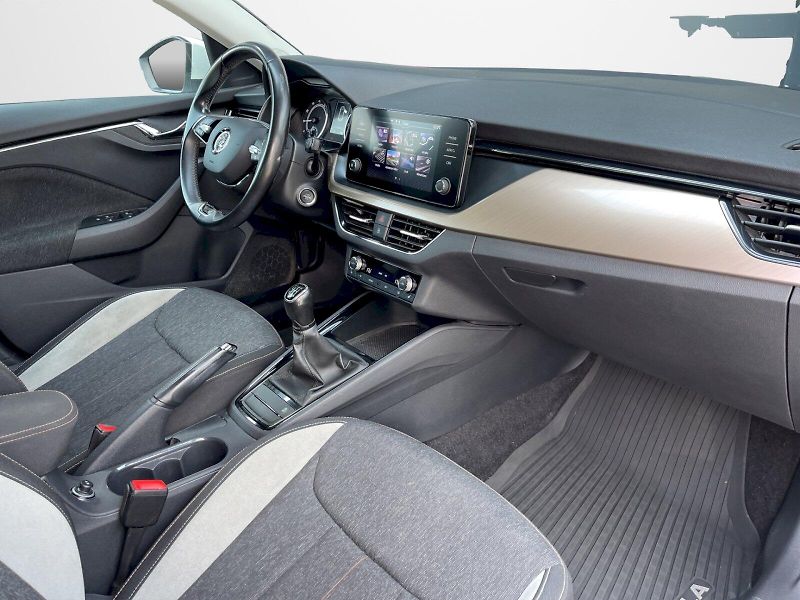 Škoda Scala (2020) 1.0 TSI 85 kW Style Plus - fotka 20 z 33