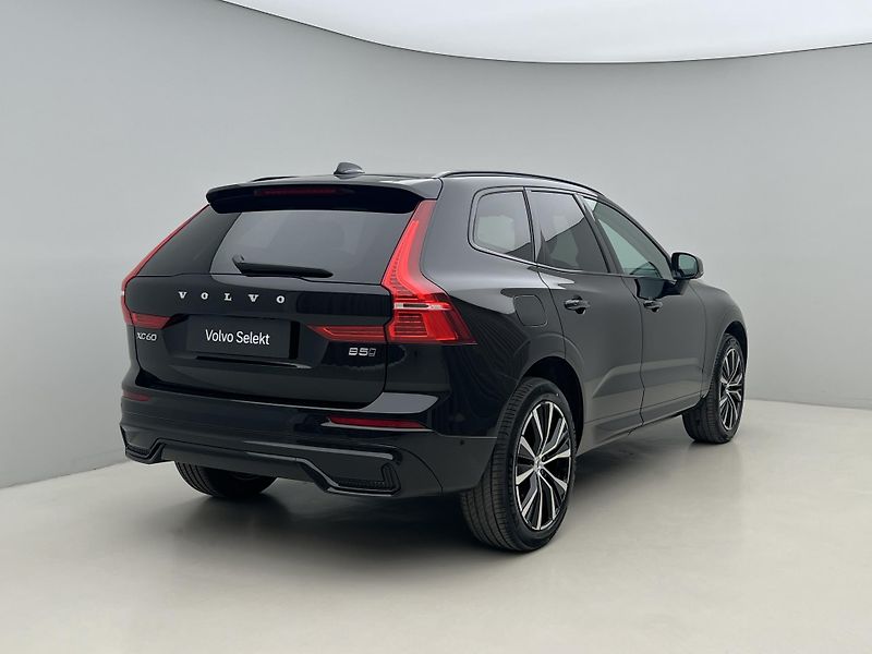 Volvo XC60 B5 AWD DARK PLUS AUT - fotka 13 z 45