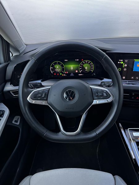 Volkswagen Golf 2.0TDI DSG 110kW Style TZ DPH - fotka 9 z 26