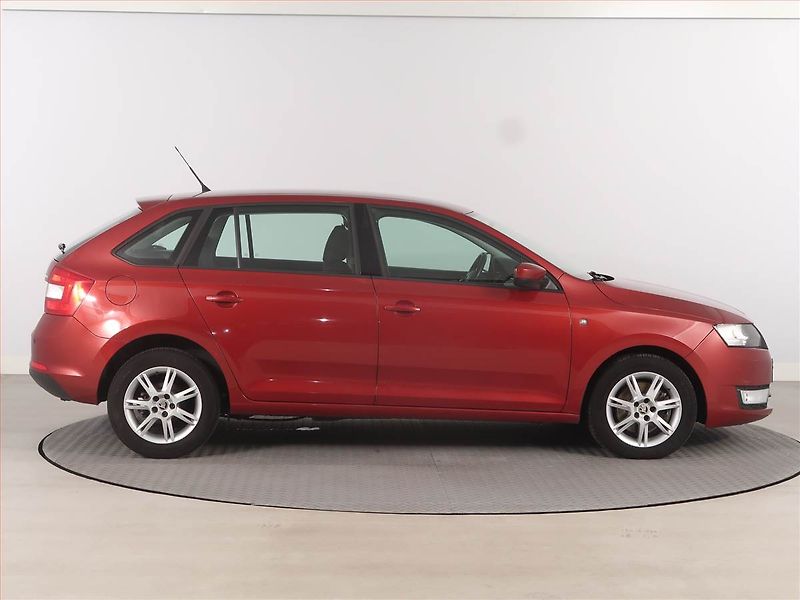 Škoda Rapid (2014) Spaceback 1.6 TDI, Navi - fotka 6 z 15