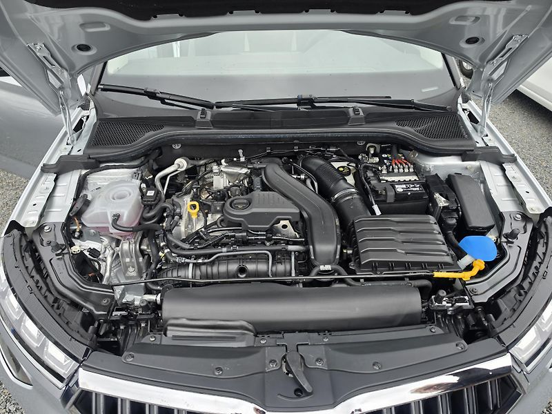 Škoda Kamiq 1.5 TSI DSG First Edition Matr - fotka 13 z 14
