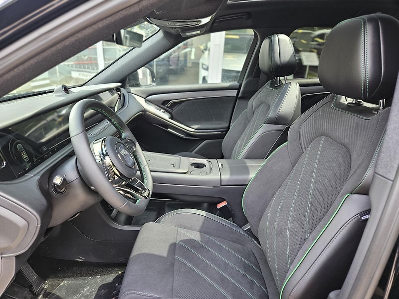 Dongfeng Voyah Free REV 318 (2025) REV 318 AWD Hybrid - fotka 9 z 17