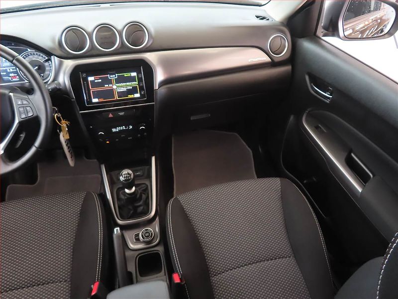 Suzuki Vitara (2019) 1.4 BoosterJet, 4X4 - fotka 8 z 14