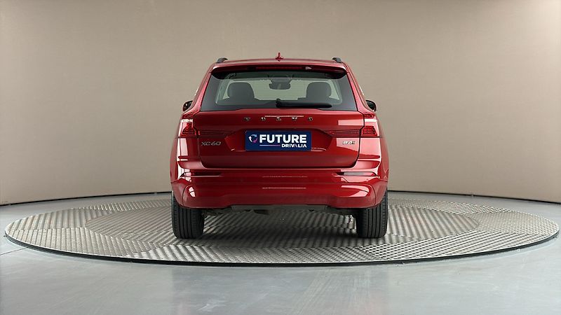 Volvo XC60 2.0 B4 AUT AWD Momentum Pro - fotka 5 z 28