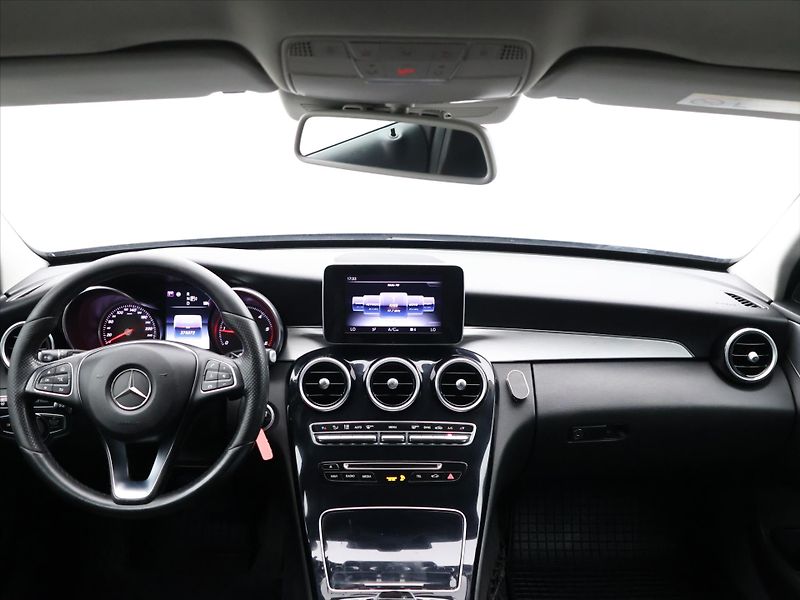 Mercedes-Benz Třídy C 1,6 BlueTec 100kW - fotka 29 z 36