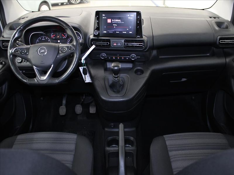 Opel Combo 1,2 Turbo 81kW LONG 7-míst ČR - fotka 9 z 20