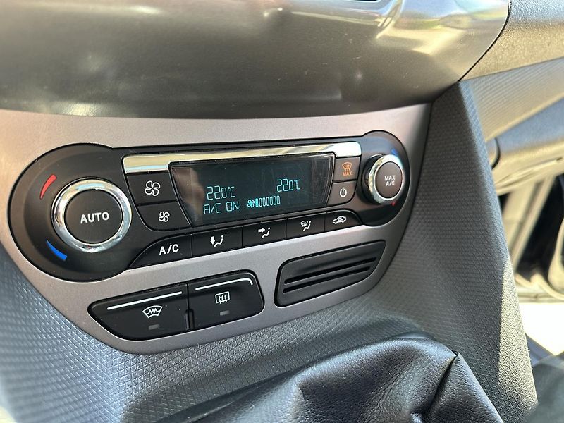 Ford Tourneo Connect (2015) GRAND - 7MÍST - L2 -DIGIKLIMA - fotka 29 z 61