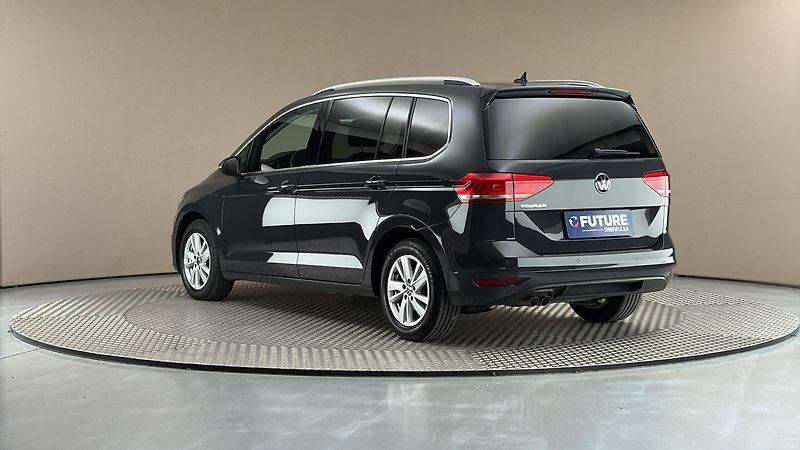 Volkswagen Touran 2.0 TDI Highline - fotka 2 z 24