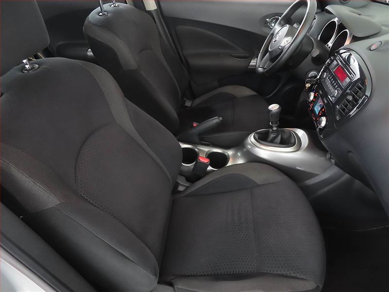 Nissan Juke (2013) 1.6 DIG-T - fotka 9 z 15