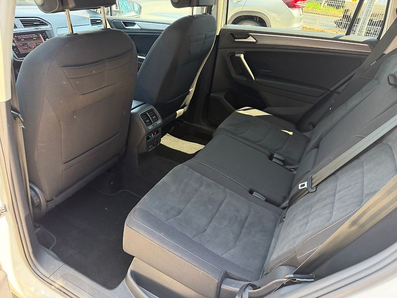 Volkswagen Tiguan Elegance 2,0TDI 110kW 4x4 DSG - fotka 16 z 23