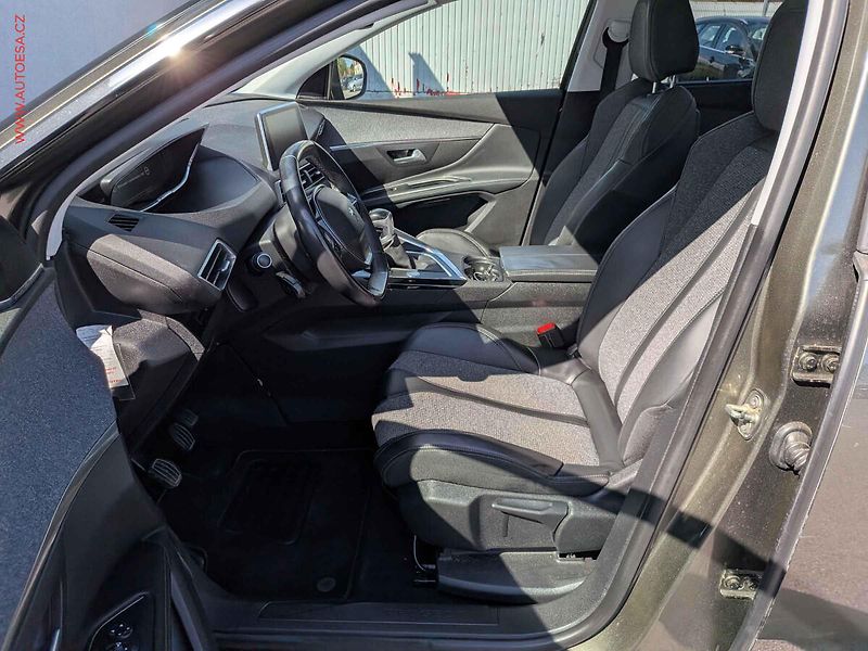Peugeot 5008 (2017) 1.2PT, servis.kniha - fotka 9 z 19