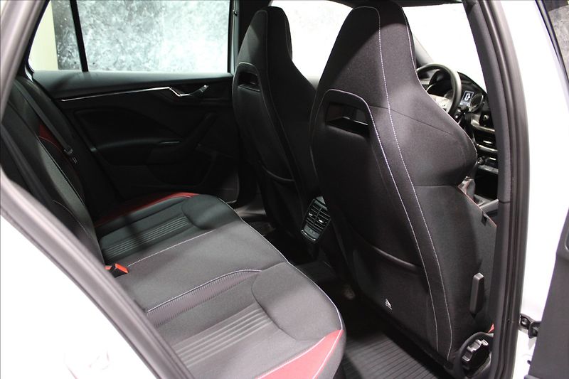 Škoda Kamiq 1,5 TSI 110kw MC 1.maj CZ - fotka 11 z 32