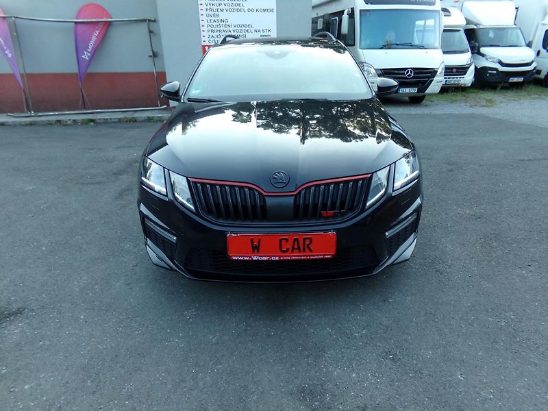 Škoda Octavia 2,0 COMBI RS 135kW BLACK EDITI - fotka 2 z 24