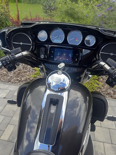Harley-Davidson FLHTCUTG Tri Glide Ultra Classic (2019) Harley-Davidson Tri GlideUltra - fotka 6 z 6