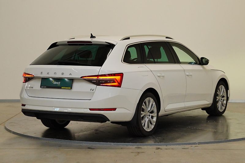 Škoda Superb - fotka 2 z 30