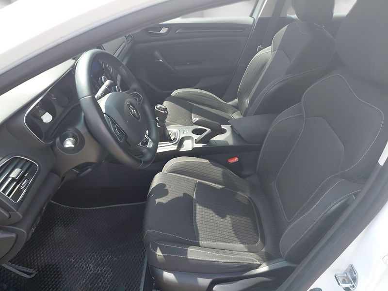 Renault Mégane (2017) 1,6 SCe 84 kW ZEN - fotka 13 z 23