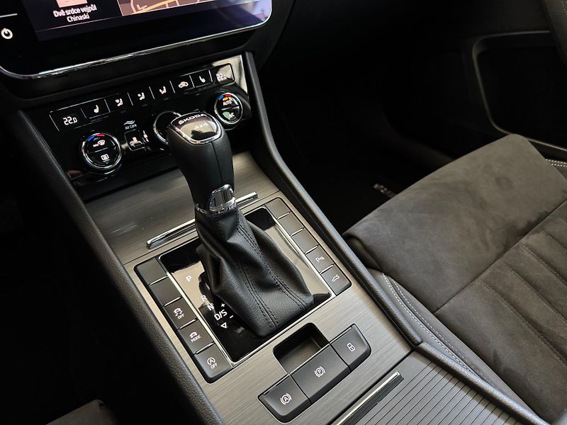 Škoda Superb (2022) Style 2.0 TSI 206 KW 4x4 - CZ - fotka 13 z 27