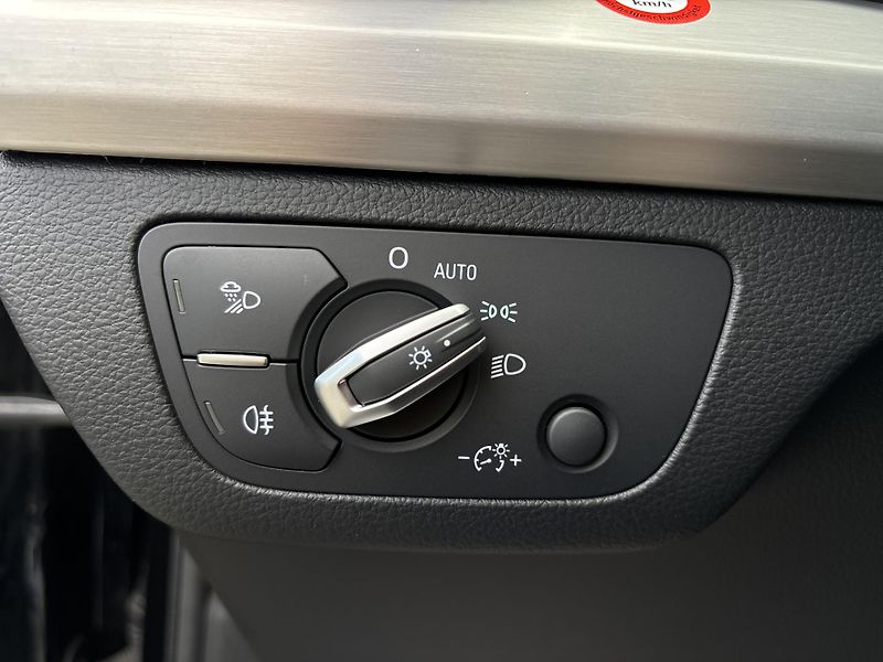 Audi Q5 (2021) 50TFSIe SLine PANO NOV BATERIE - fotka 28 z 38