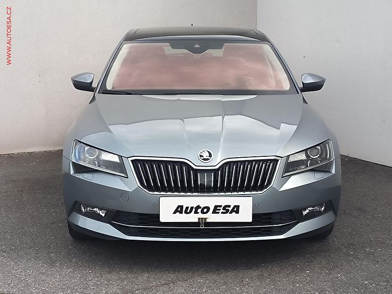 Škoda Superb (2017) 1.4 TSi, Style, bixen, panor - fotka 2 z 23