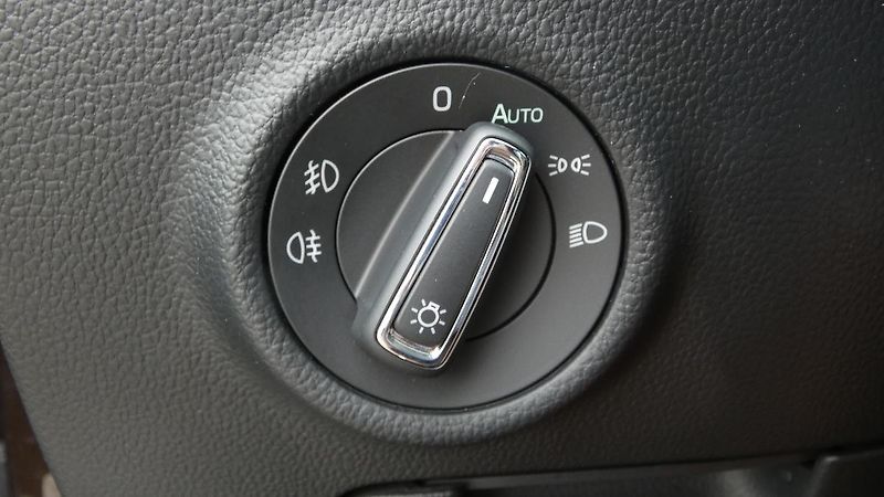 Škoda Superb Combi 2.0 TDI DSG L&K, Panoram - fotka 10 z 29