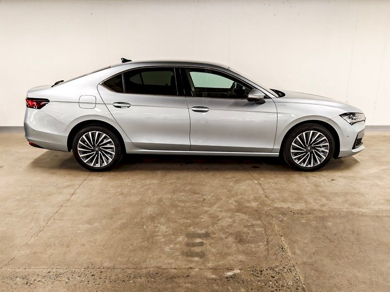 Škoda Superb (2025) iV 1.5 TSI 150 kW DSG L&K - fotka 29 z 33