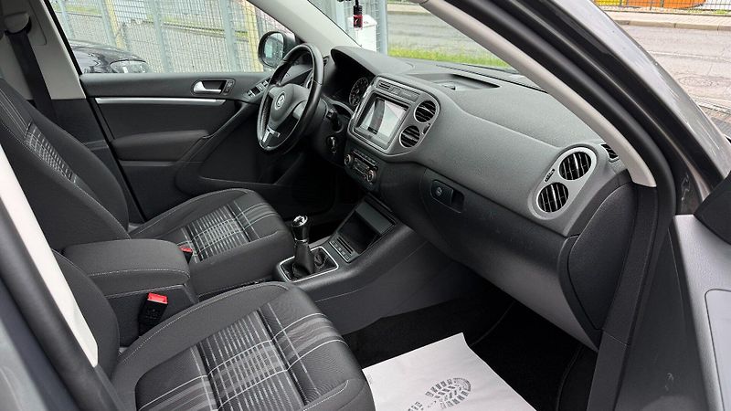 Volkswagen Tiguan (2015) 1.4TSi 90kW*Lounge*Servis*ALU* - fotka 17 z 23