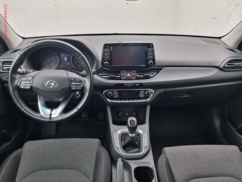 Hyundai i30 (2023) 1.5 T-GDi 48V, 1.maj,ČR - fotka 8 z 18