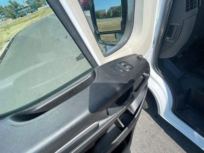 Toyota Proace Max 2.2D 120k 6 MT Life - fotka 24 z 24