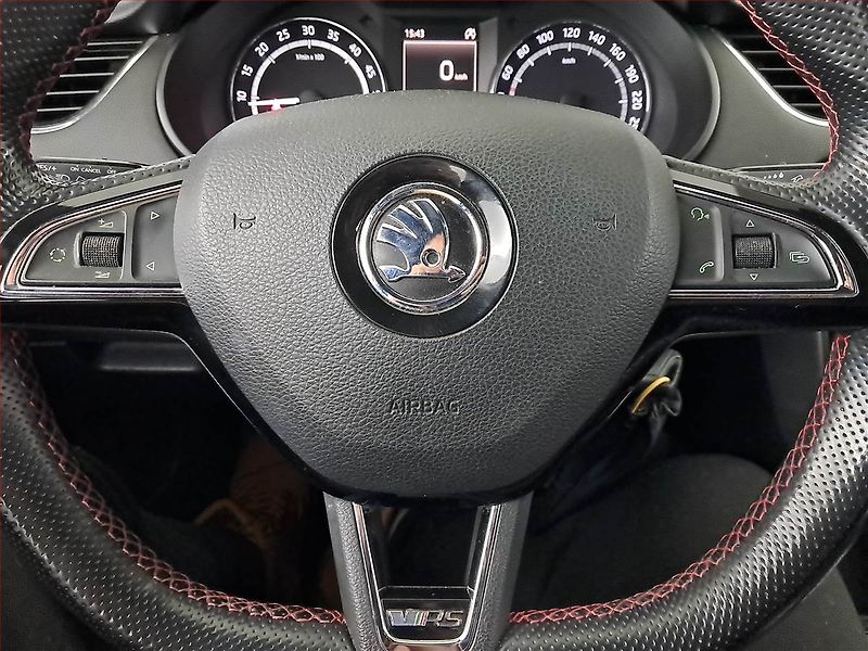 Škoda Octavia (2014) RS 2.0 TDI, Kůže, Bi-Xenony - fotka 14 z 15