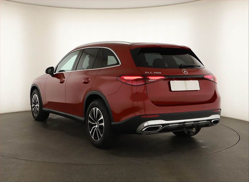 Mercedes-Benz GLC (2025) 200 4MATIC, AVANTGARDE - fotka 4 z 20