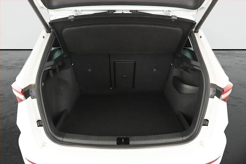 Škoda Karoq (2025) 2.0 TDI, Sportline, Navigace - fotka 11 z 17