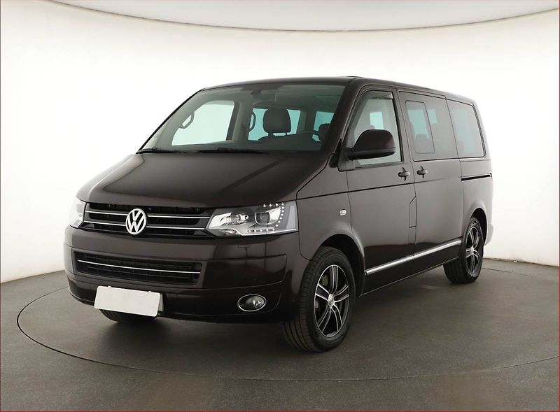 Volkswagen Multivan (2014) Highline 2.0 TDI 4Motion, ČR - fotka 2 z 17