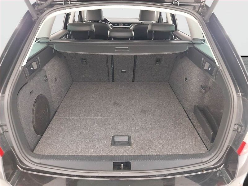 Škoda Octavia (2014) Elegance 1.8 TSI, 4X4 - fotka 14 z 24
