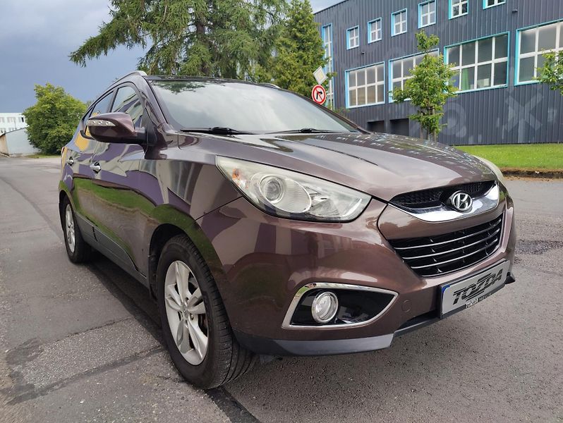 Hyundai ix35 2,0 CRDi 4WD + pneu  - fotka 6 z 25