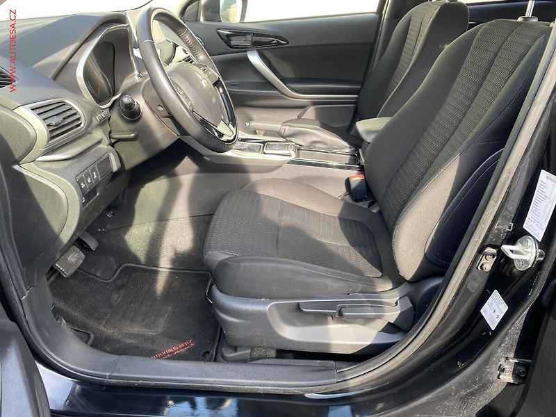 Mitsubishi Eclipse Cross (2019) 1.5 T-MIVEC, AT, kamera - fotka 9 z 21