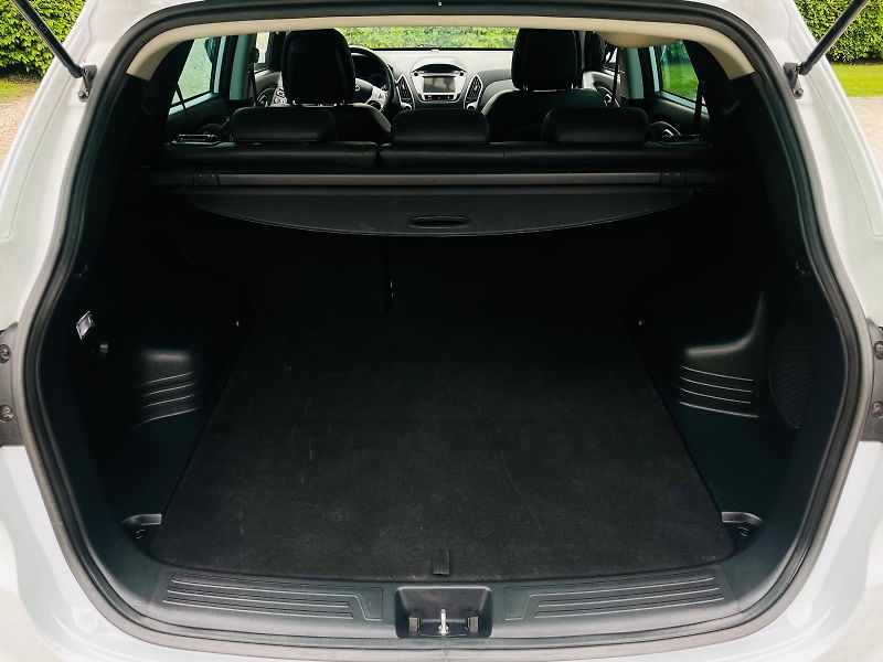 Hyundai ix35 2.0i 4x4 1MAJIITEL KAMER TAŽNÉ - fotka 20 z 46