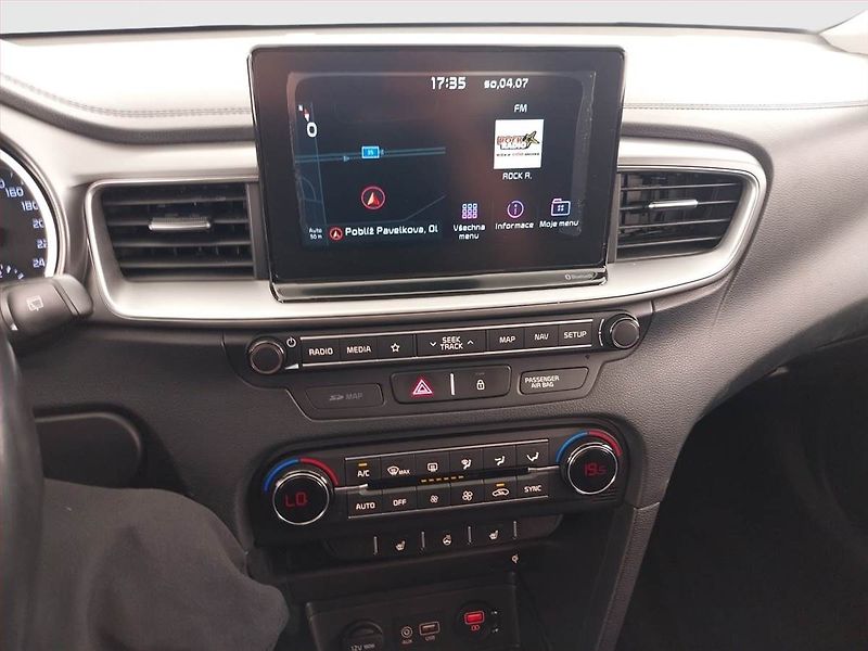 Kia Ceed (2018) 1.6 CRDi, ČR,1.maj, Serv.kniha - fotka 12 z 23
