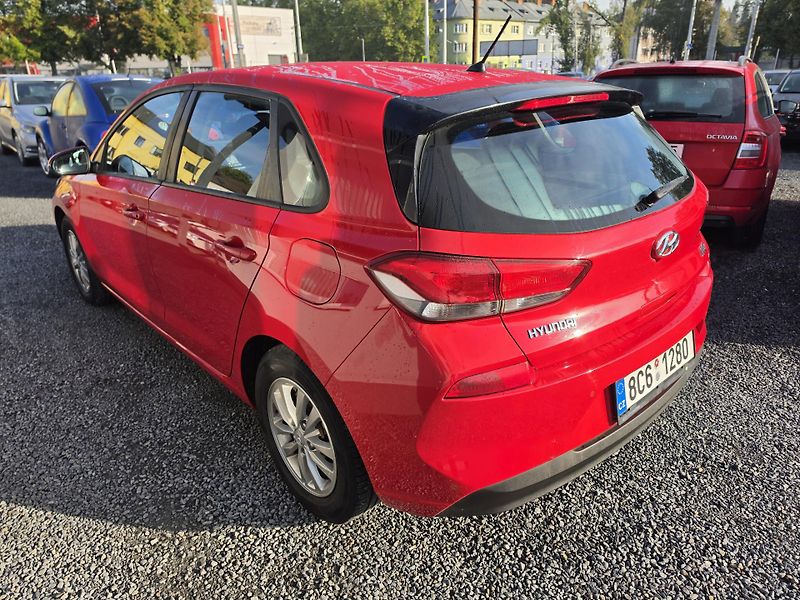 Hyundai i30 1.4 i atmosfera  - fotka 3 z 22