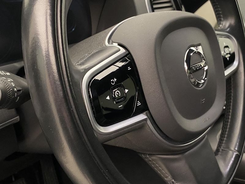Volvo XC90 B5 AWD INSCRIPTION 7Míst - fotka 38 z 55