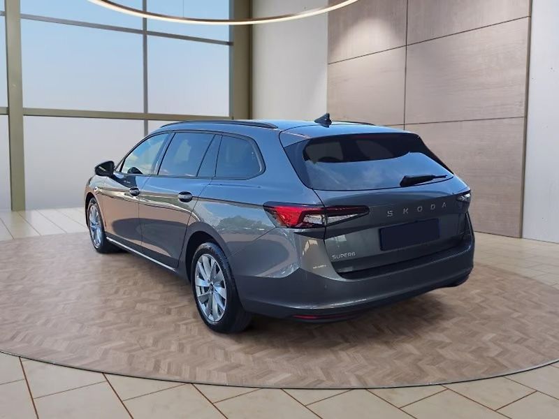 Škoda Superb TDI DCC Kamera ACC - fotka 6 z 21