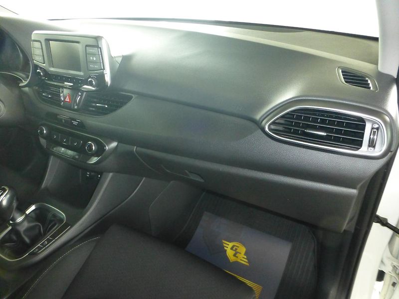 Hyundai i30 (2018) 1,0-88KW**NEW ČR**FASTBACK - fotka 19 z 25