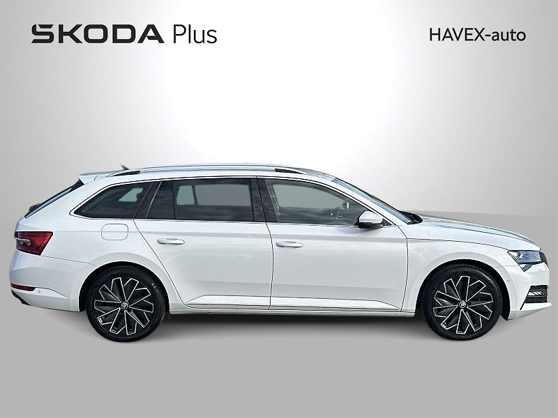 Škoda Superb (2023) Combi 2.0 TSI DSG L&K - fotka 36 z 38